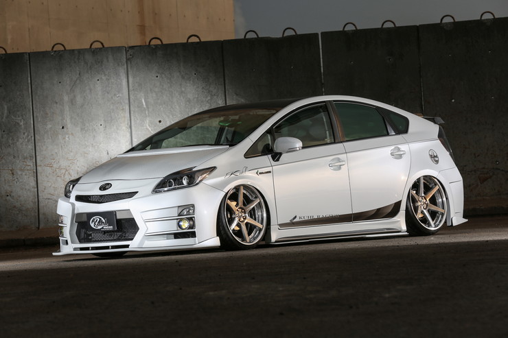 Kuhl Hybrid 30PRIUS BODYKIT 30R-GT