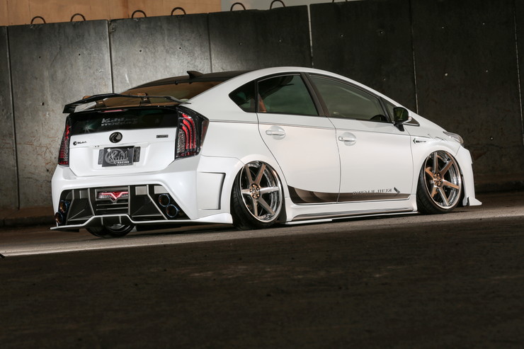 Kuhl Hybrid 30PRIUS BODYKIT 30R-GT