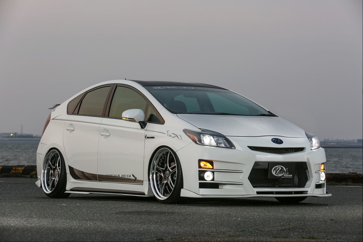 Kuhl Hybrid 30PRIUS BODYKIT 30R-GT