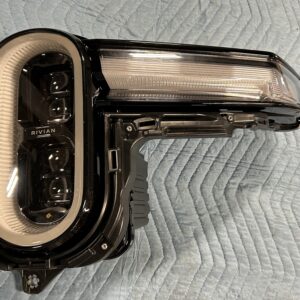 Rivian ライト